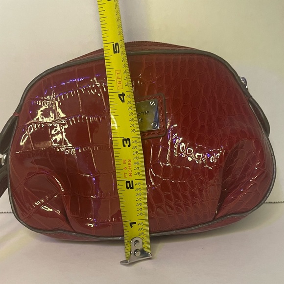 Liz Claiborne wristlet - Picture 3 of 4
